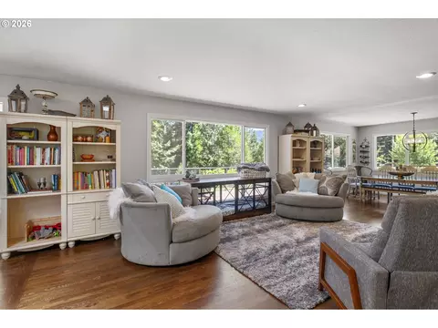 Living - 371 Standley Rd, Glide, OR 97443 photo 4 of 4