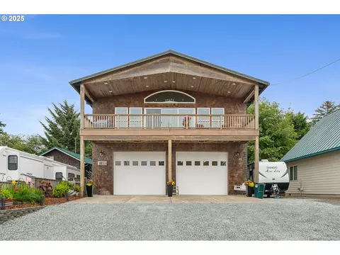1070 S Coral St, Rockaway Beach, OR 97136