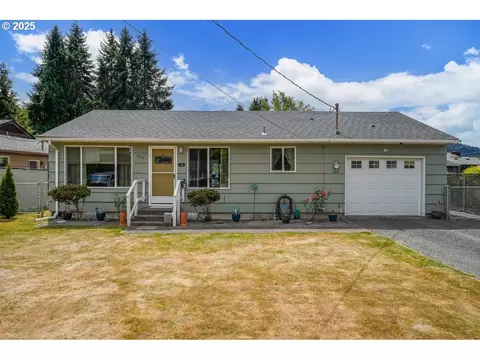 3555 Pennsylvania St, Longview, WA 98632