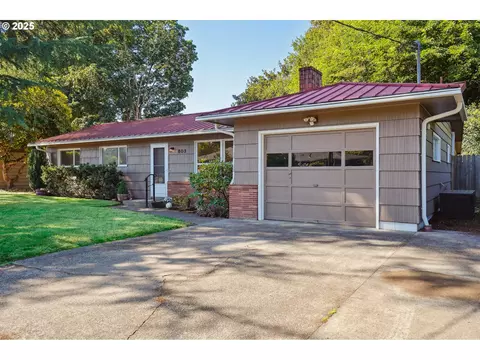 803 N Hawthorne Ct, Canby, OR 97013