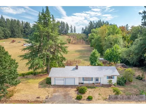 2555 N Oak Grove Rd, Salem, OR 97304