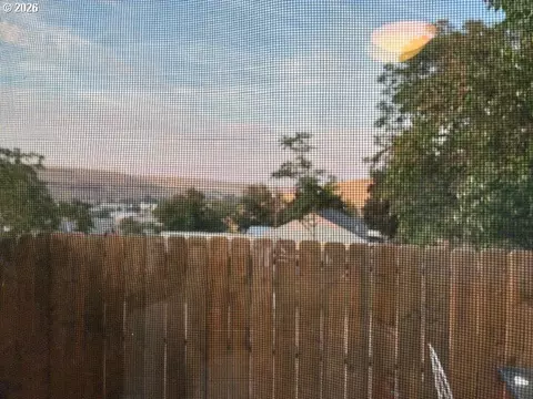 View/Area - 608 SE 7th St, Pendleton, OR 97801 photo 1 of 1