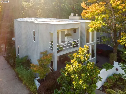 2904 SE Berkeley Pl, Portland, OR 97202