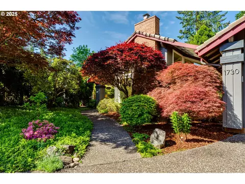 1730 Tabor St, Eugene, OR 97401