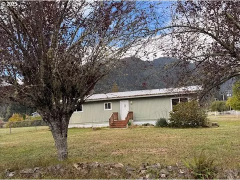 1551 Main Ave, Morton, WA 98356