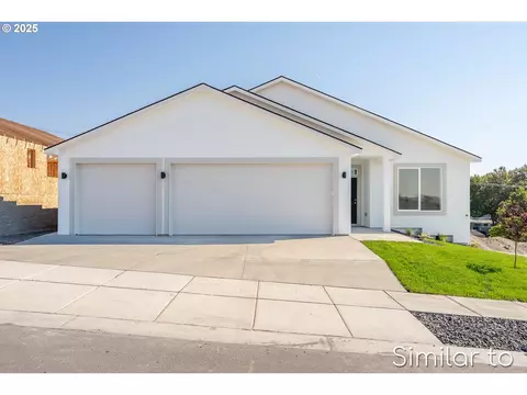 897 E Autumn Ave, Hermiston, OR 97838