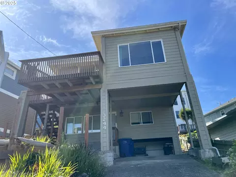 3244 NW Oar Dr, Lincoln City, OR 97367