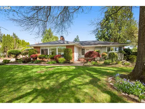 11004 SE Stanley Ave, Milwaukie, OR 97222