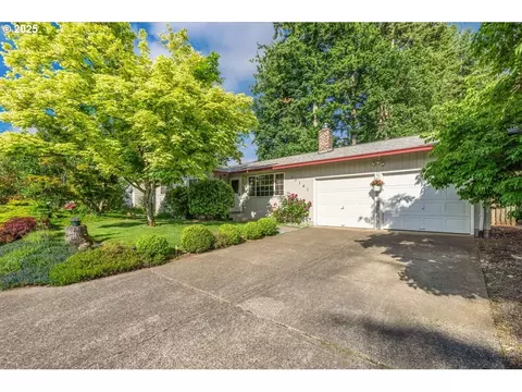 13141 Wassail Ln, Oregon City, OR 97045