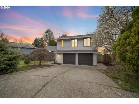 195 NW Phyllis Ct, Gresham, OR 97030