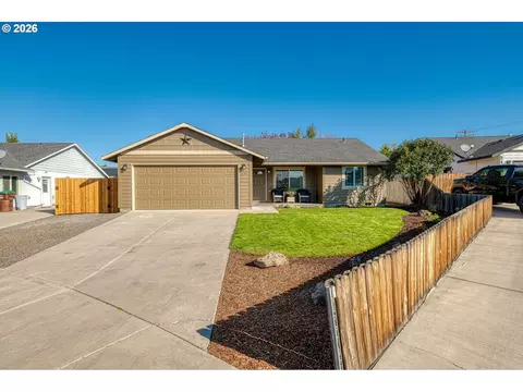 2142 NE Wolverine Loop, Prineville, OR 97754