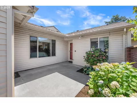15730 SW Greens Way, Portland, OR 97224
