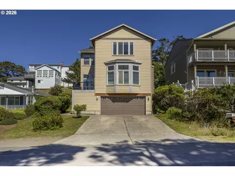 4536 SW Beach Ave, Lincoln City, OR 97367
