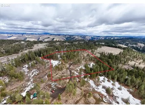 Huckleberry Ln, Pendleton, OR 97801