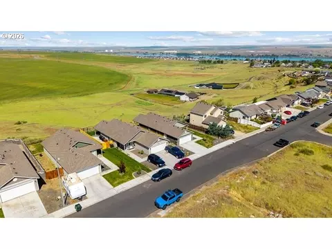 View/Area - 2768 High Desert Loop, Umatilla, OR 97882 photo 8 of 18