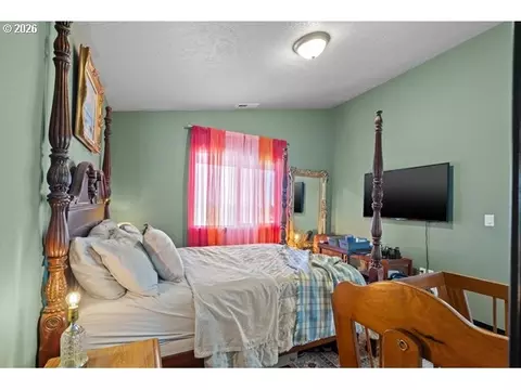 Bedroom - 2768 High Desert Loop, Umatilla, OR 97882 photo 3 of 4