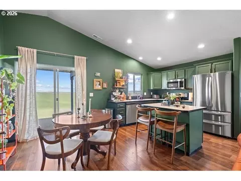 Kitchen - 2768 High Desert Loop, Umatilla, OR 97882 photo 1 of 6