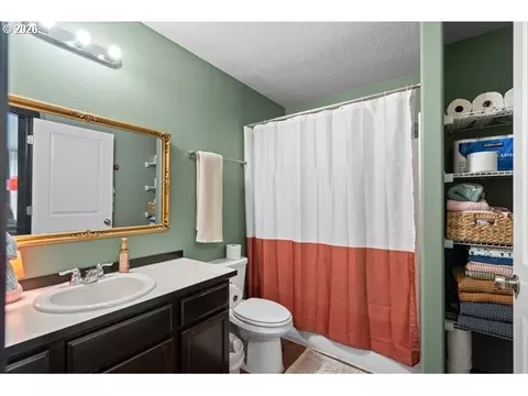 Bath - 2768 High Desert Loop, Umatilla, OR 97882 photo 1 of 2