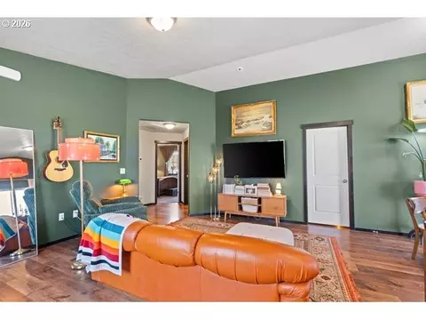 Living - 2768 High Desert Loop, Umatilla, OR 97882 photo 2 of 4