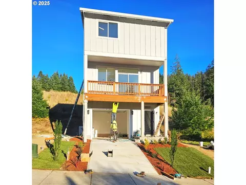 225 SW Sternwheeler Dr, Cascade Locks, OR 97014