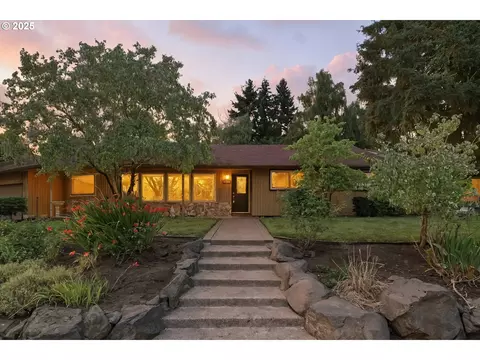 9740 SW New Forest Dr, Beaverton, OR 97008