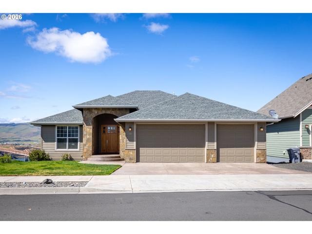 397 Summit Ridge Dr, The Dalles, OR 97058