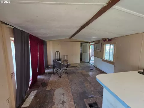 Living - 440 Division Ave, Drain, OR 97435 photo 1 of 1