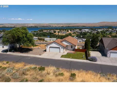 55 Truman Ave, Umatilla, OR 97882