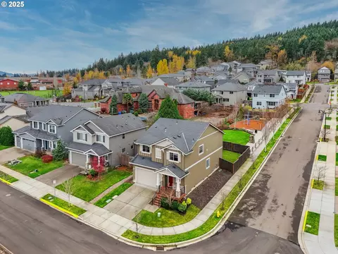 10623 SE Black Tail Rd, Happy Valley, OR 97086