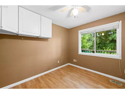 Bedroom - 231 NE Scott Dr, Gresham, OR 97030 photo 2 of 11