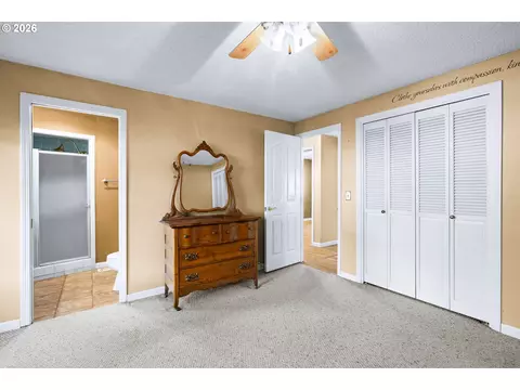 Bedroom - 231 NE Scott Dr, Gresham, OR 97030 photo 6 of 11