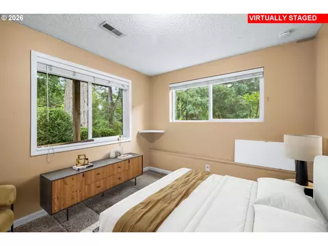 Bedroom - 231 NE Scott Dr, Gresham, OR 97030 photo 10 of 11