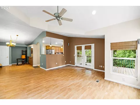 Living - 231 NE Scott Dr, Gresham, OR 97030 photo 5 of 5