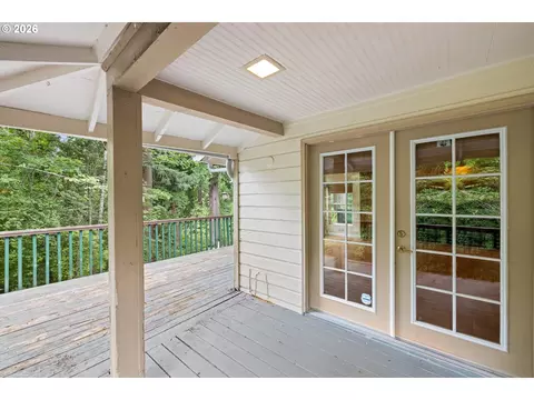 Exterior - 231 NE Scott Dr, Gresham, OR 97030 photo 5 of 7