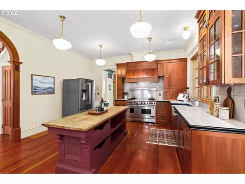 Kitchen - 3535 Agate St, Eugene, OR 97405 photo 2 of 4