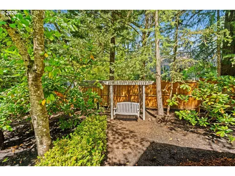 Exterior - 3535 Agate St, Eugene, OR 97405 photo 10 of 10