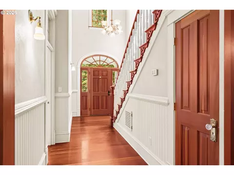Entry Way - 3535 Agate St, Eugene, OR 97405 photo 1 of 4