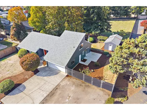 19053 Central Point Rd, Oregon City, OR 97045