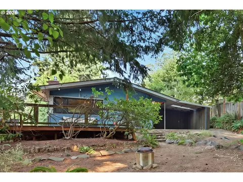 Exterior - 3835 Blanton Rd, Eugene, OR 97405 photo 3 of 15