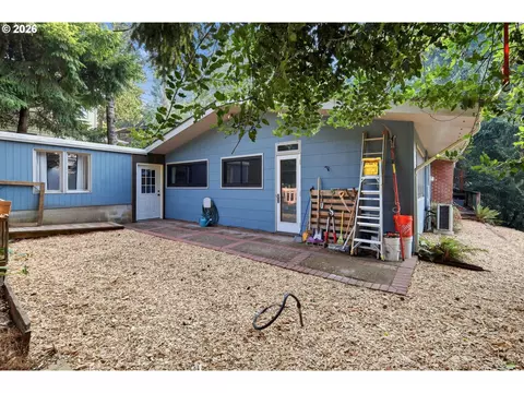 Exterior - 3835 Blanton Rd, Eugene, OR 97405 photo 12 of 15