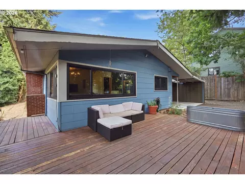 Exterior - 3835 Blanton Rd, Eugene, OR 97405 photo 7 of 15