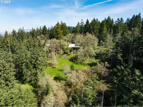 3210 Agate St, Eugene, OR 97405 photo 1