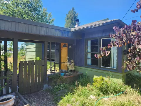 1654 NE Todd St, Roseburg, OR 97470