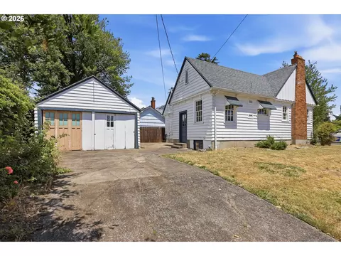 1694 Washington St, Eugene, OR 97401 photo 3