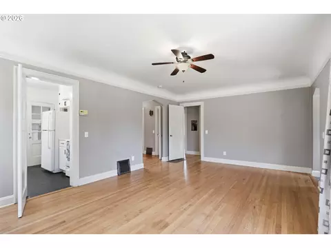 1694 Washington St, Eugene, OR 97401 photo 9