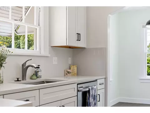 1694 Washington St, Eugene, OR 97401 photo 15