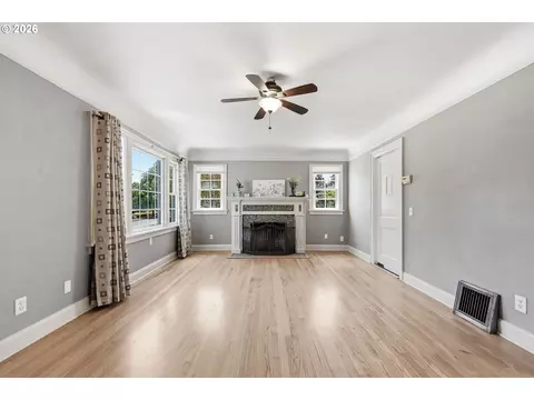 1694 Washington St, Eugene, OR 97401 photo 6