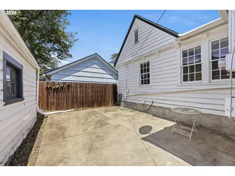 1694 Washington St, Eugene, OR 97401 photo 40