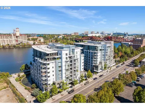 1310 NW Naito Pkwy #805, Portland, OR 97209