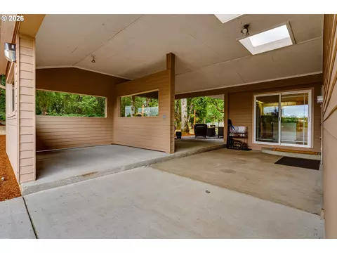 Exterior - 26718 Cantrell Rd, Eugene, OR 97402 photo 3 of 9